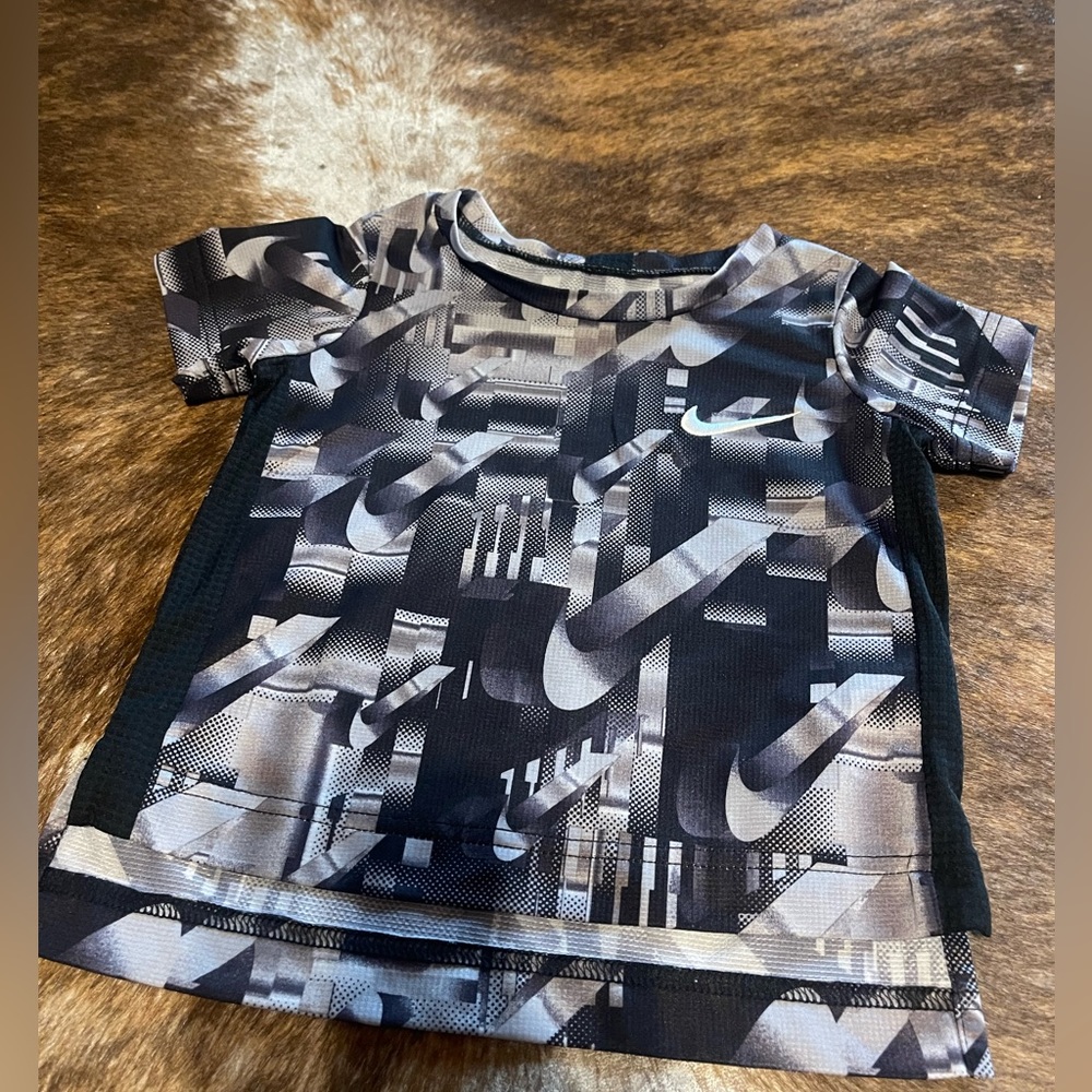 Toddler Nike Dry fit tee, size 2T!